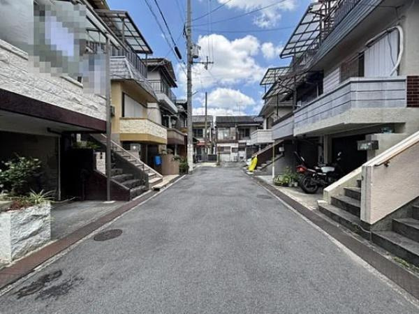 【前面道路含む現地写真】