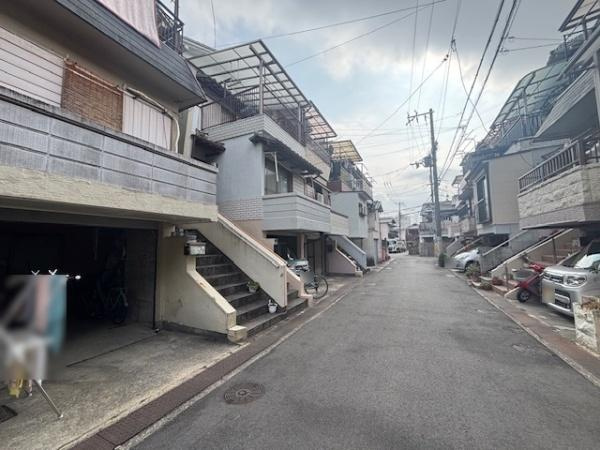【前面道路含む現地写真】