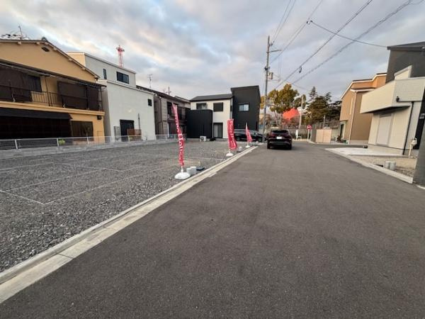 【前面道路含む現地写真】