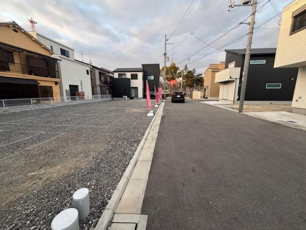 【前面道路含む現地写真】