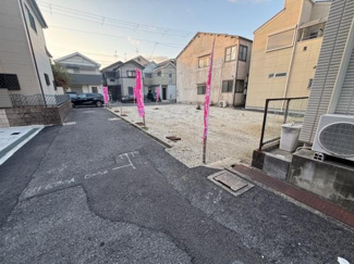 【前面道路含む現地写真】