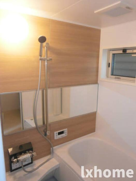 エミールコート西脇の浴室|コンパクトで使いやすいお風呂です