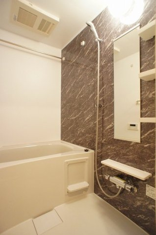 アルカンシェルＢの浴室