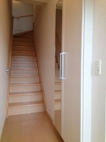 グランツイリーデＡの玄関