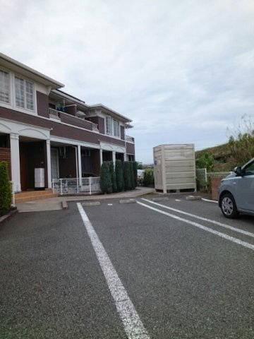 グランツイリーデＡの駐車場