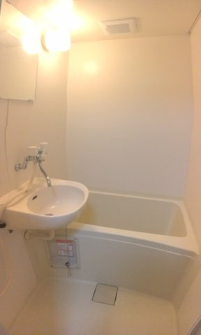 レオパレスＡＫの浴室