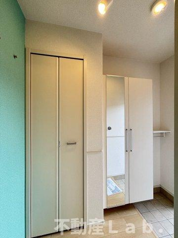ベラ　ルーチェ　Ｃの玄関