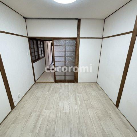南寺方中通2丁目貸家の洋室