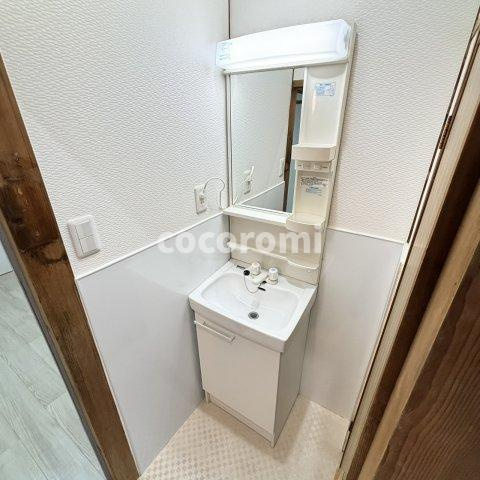 南寺方中通2丁目貸家の洗面所