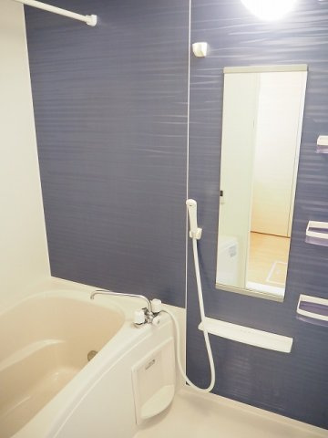 ネオファースト西新庄の浴室