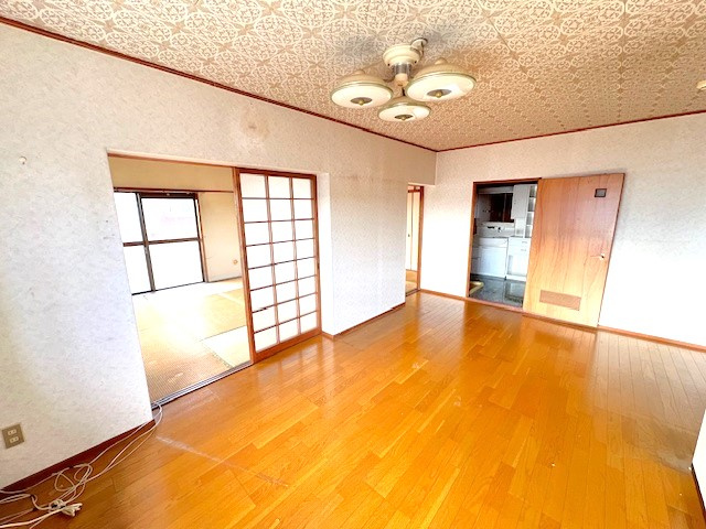 【居間・リビング】 | エメラルドマンション南小倉B棟（A-5）