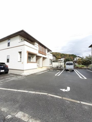 ボヌール　Ⅱの駐車場|カースペースがあります