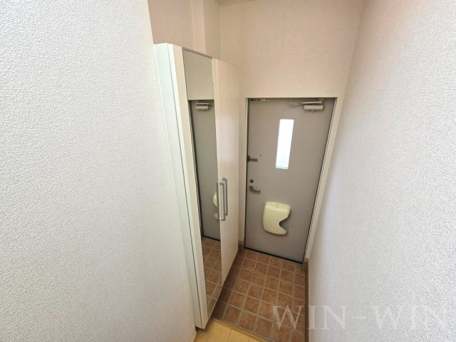 アンベル・ルピナスの玄関