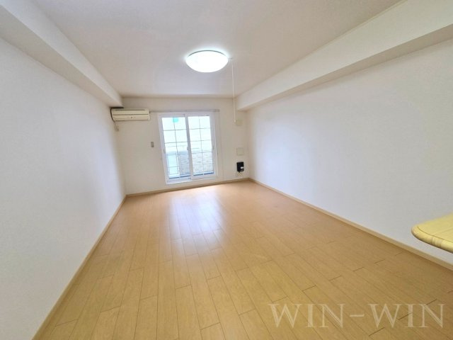 アンベル・ルピナスの居間・リビング