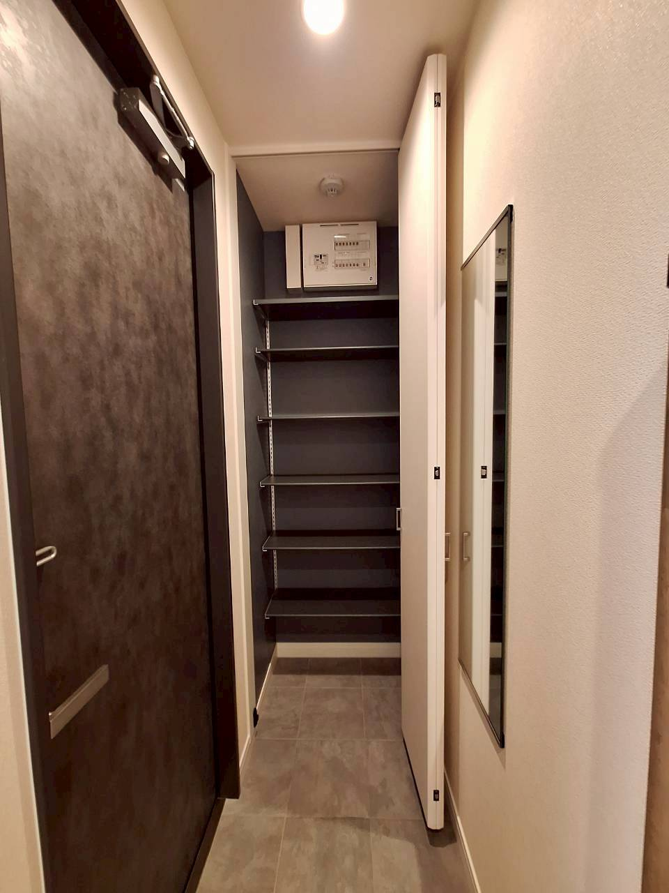 エルズプラス南長崎の玄関