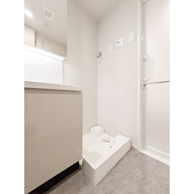 ACP Residence 新江古田の洗面所|室内洗濯機置場