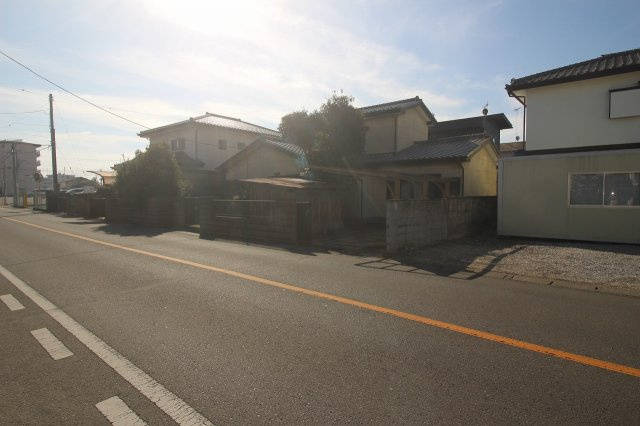 小山市城東3丁目の外観|現地を北側から引きで撮影（2026年2月撮影）