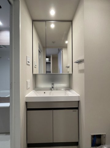 プライムメゾン千葉新町の洗面所|ゆったりとスペースのある洗面所