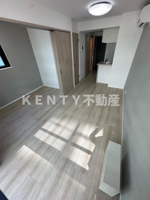 【居間・リビング】 | ラヴィエール羽田スカイゲート | こちらの居間で趣味の時間をお楽しみください