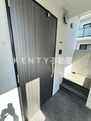 【玄関】 | ラヴィエール羽田スカイゲート | 明るい玄関です