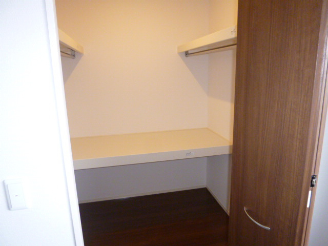 ハピネスⅢの収納|ウォークインクローゼット