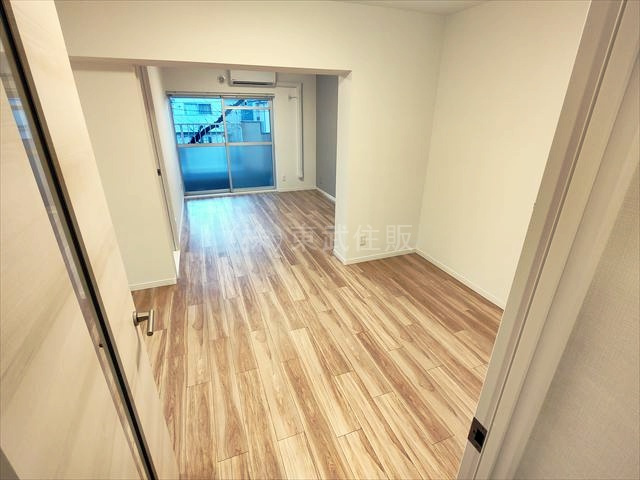 【居間・リビング】の画像