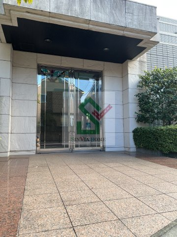 ヒルスプリングス大泉学園のエントランス