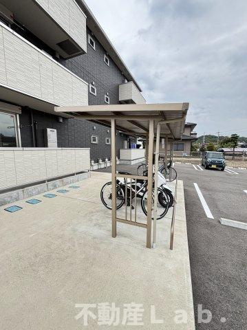 ルリエテールの駐車場