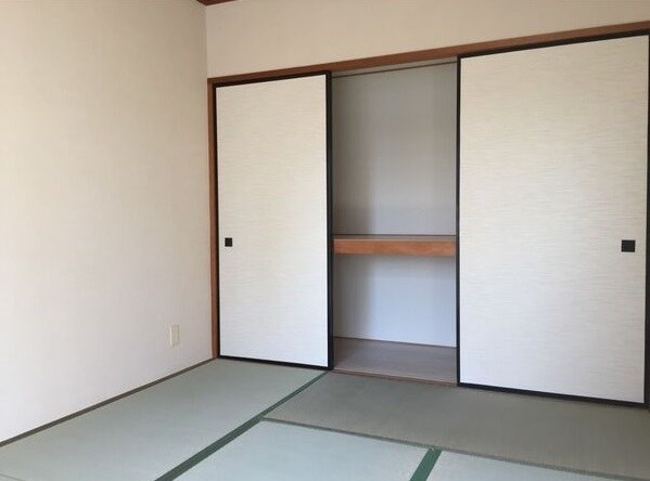 ユニーブル原央の寝室