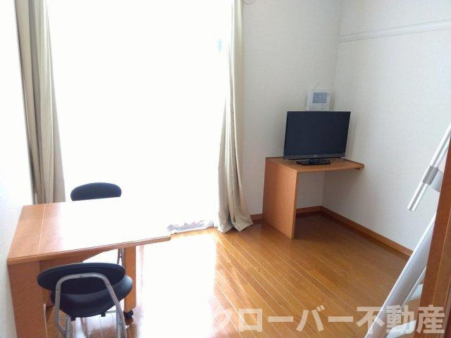 レオパレスアリナンの居間・リビング