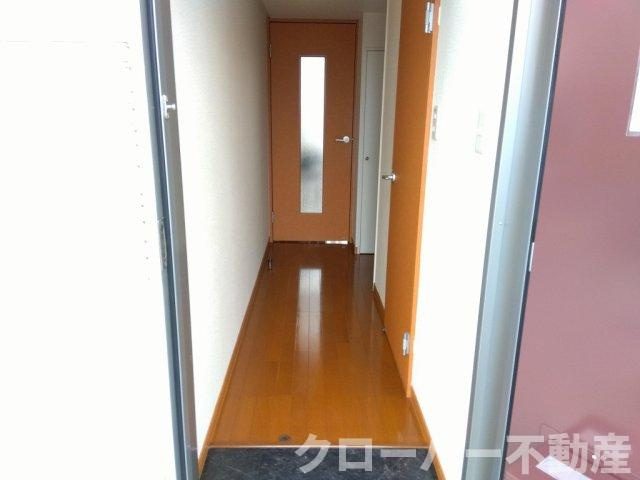 レオパレスアリナンの玄関