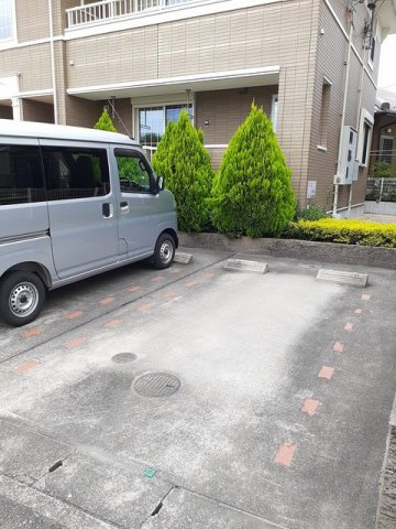 ネオグランツⅦの駐車場