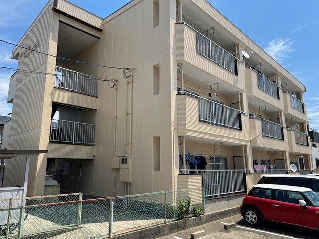 パークサイドマンション吉田の外観|落ち着いた雰囲気の外観です