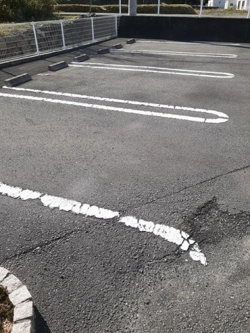 ジュピターの駐車場|車をお持ちの方に嬉しい駐車場付きの物件です