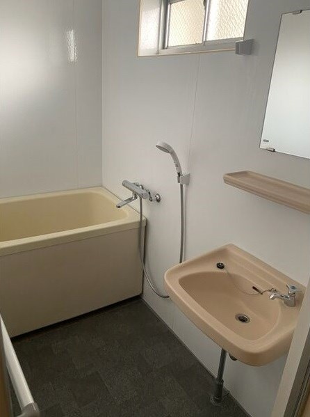 新宿ビルの浴室