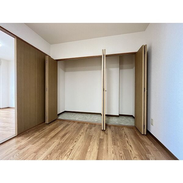 リンピア江口の洋室