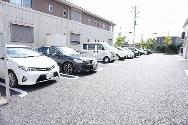 アルカンシエル市原　Ｂの駐車場|車をお持ちの方に嬉しい駐車場付きの物件です
