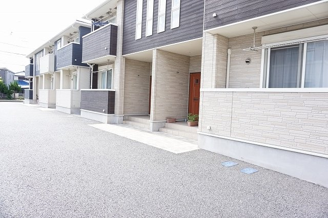 アルカンシエル市原　Ｂのエントランス|落ち着いたエントランスです