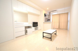 こちらの居間で趣味の時間をお楽しみください