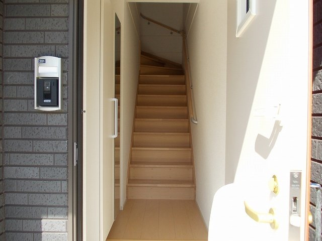 収納もある玄関です