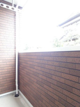 開放的で明るい空間を演出してくれるバルコニーです