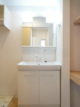 明るい洗面所です