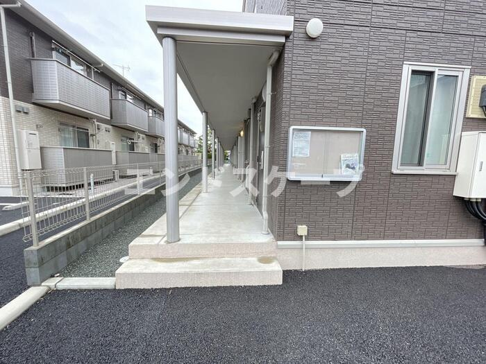 ルッソのエントランス|高崎、前橋エリアのお部屋探しはエンドスケープまで！お客様の理想お聞かせ下さい♪