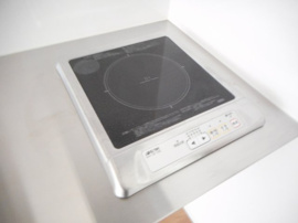 キッチンでお料理をお楽しみください