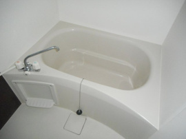 コンパクトで使いやすいお風呂です