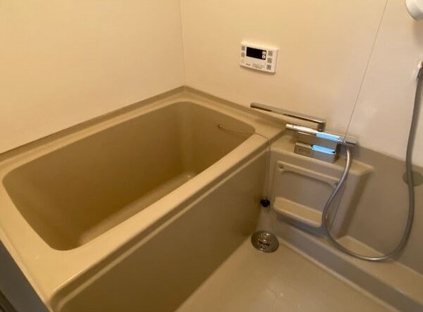 ユニーブル西里の浴室