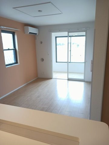 こちらの居間で趣味の時間をお楽しみください