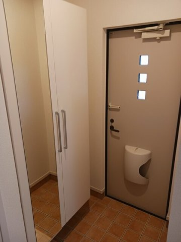 明るい玄関です