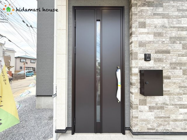 桶川市朝日2期　新築戸建　GRACE01の玄関