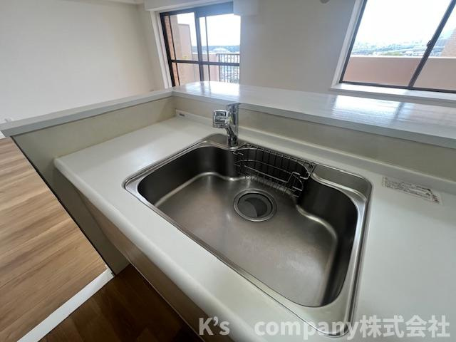 ●茅ヶ崎市今宿　ダイアパレス・エクシード茅ヶ崎　1007号室のキッチン|耐久性に優れたステンレス素材のシンク◇